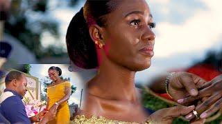 ANGALIA MREMBO ALIVYOLIA BAADA YA KUFANYIWA HILI NA MPENZI WAKE MBELE YA WATU_The best proposal Ever