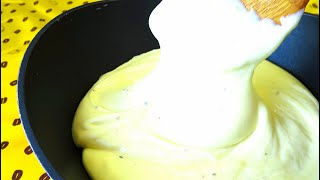 とろけるチーズ 溶かして食べる とろけるチーズを溶かしてそのまま食べるのが好きなのですが これは太りますか チーズって タンパク質なので皮膚や内蔵や筋肉を作るので必ず食べてほしいのですが茹で玉子と一緒に食べて水を2l以上飲むと太りま