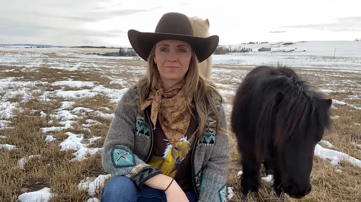 Heartland stars Amber Marshall & Michelle Morgan w...