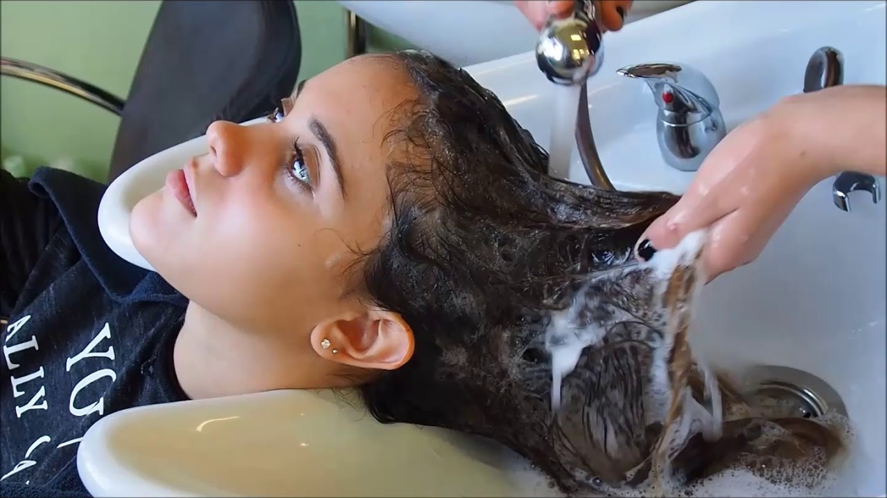 Step by Step - Le guide professionali dell'Operatore del Benessere- Lo shampoo