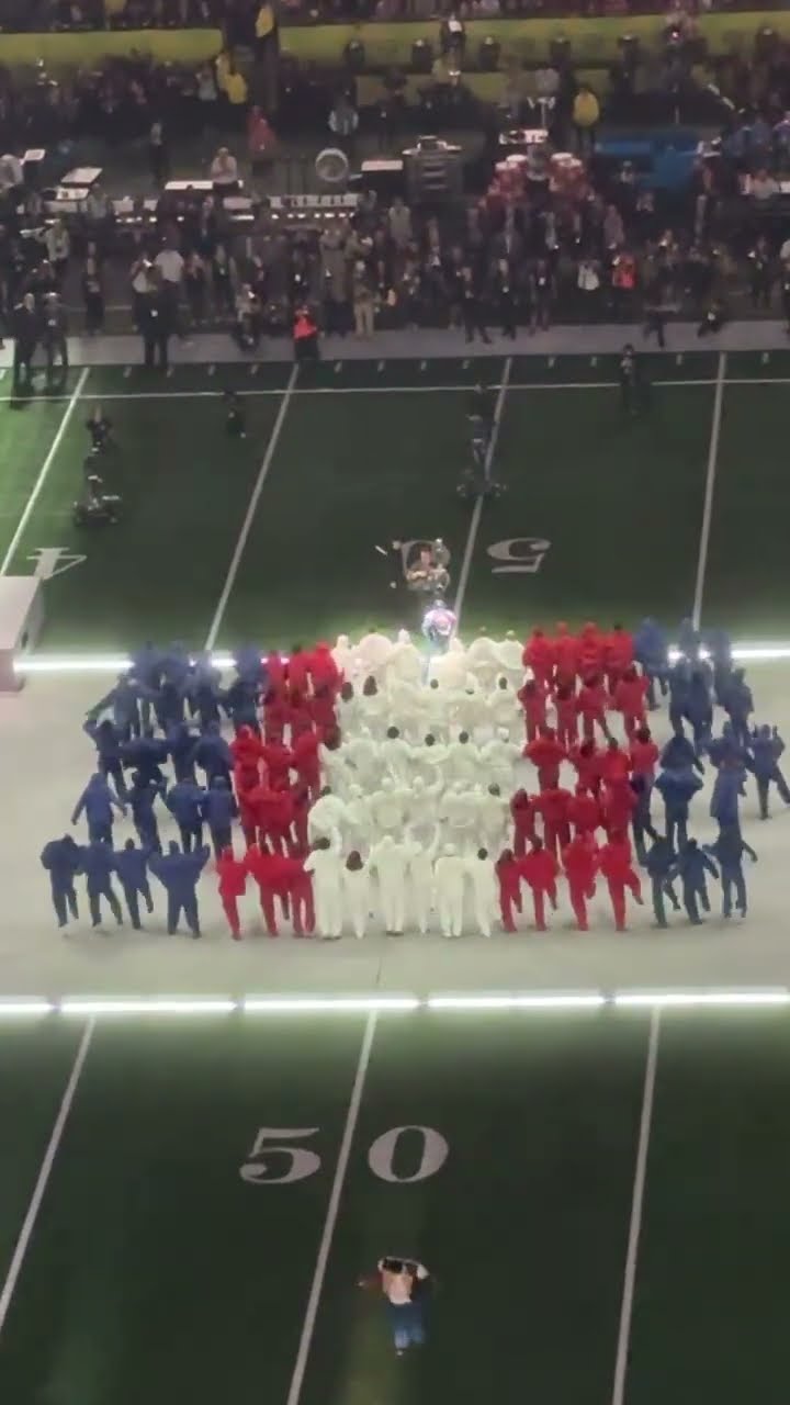 THIS ANGLE OF THE KENDRICK LAMAR HALFTIME SHOW ?‍?