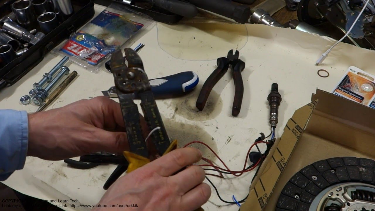 How to use Wire Strippers to connect electric cables together easy way ...