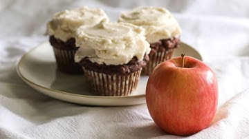 I tried that viral applesauce buttercream frosting recipe... (dairy free)