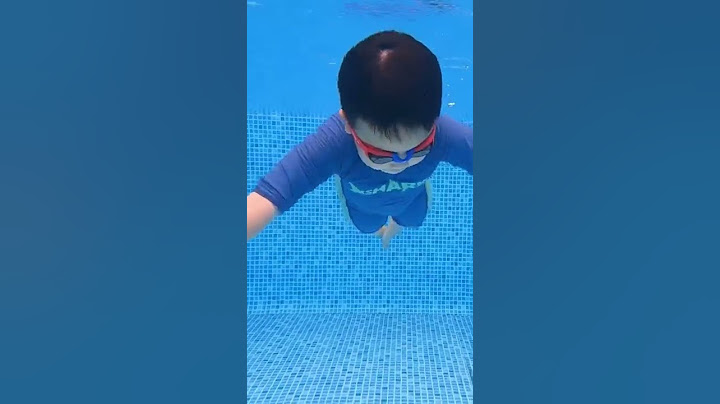 Bé 4,5 Tuổi Bơi Ếch