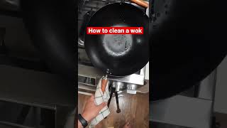 How to clean a carbon steel wok