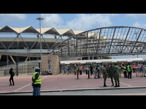 MASHABIKI WA SIMBA WAGOMEA MCHEZO WAO DHIDI YA PETRO DE LUANDA HALI ILIVYO KWA MKAPA HAKUNA WATU