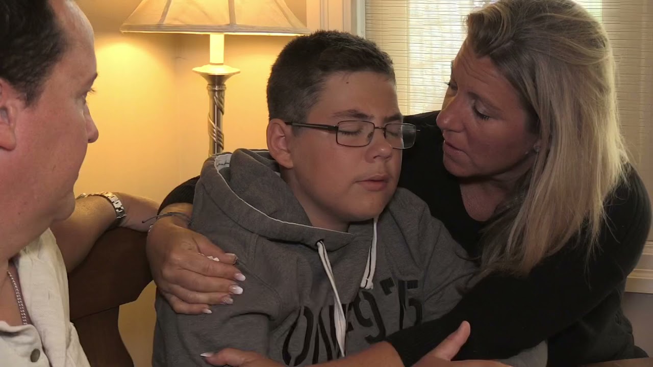 MOTHER WATCHES SON SLOWLY LOSE VISION “IT’S A STRUGGLE KNOWING THERE IS NOTHING YOU CAN DO TO HELP”