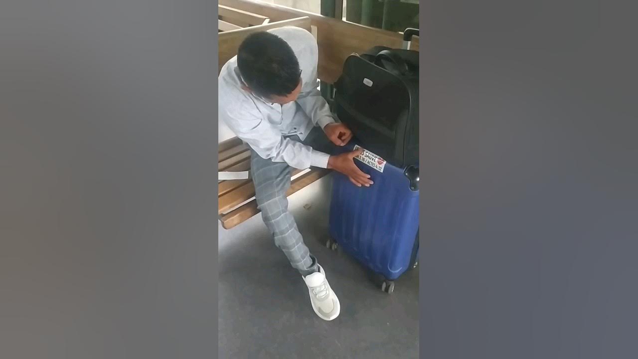 Coller un autocollant fragile à sa valise