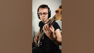 Thumbnail of funk bass with octave pedal and wah 🧐 #bassguitar #bass #basssolo #funk #funkbass