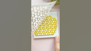 Paint on stencils makes for some cute daisies ❤️ #polymerclay #polymerclayartist #polymerclayjewelry