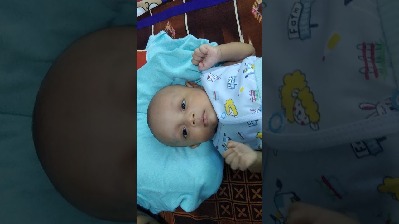  Bayi 1 bulan  lebih mulai jelas pandangan mata YouTube