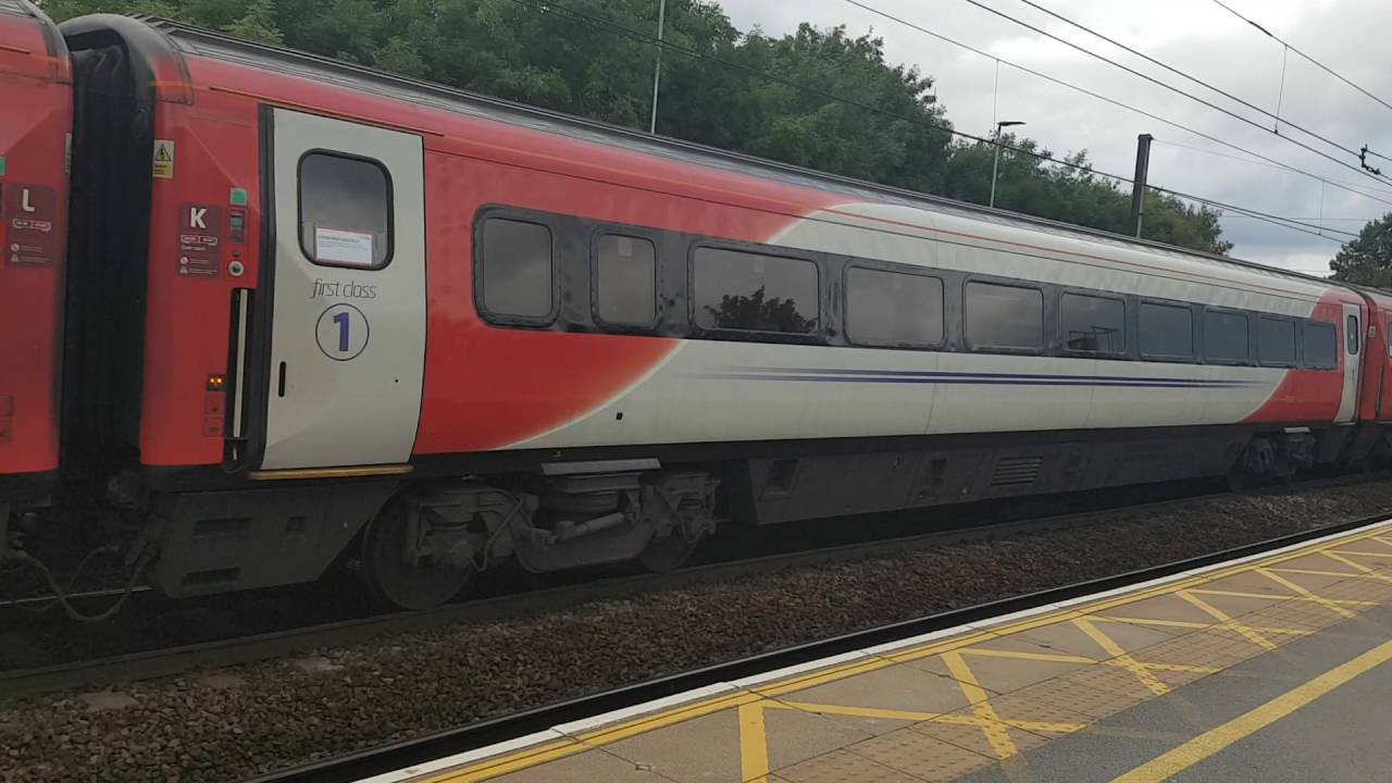 Class 185 and class 90 mk4 and DVT at Northallerton.