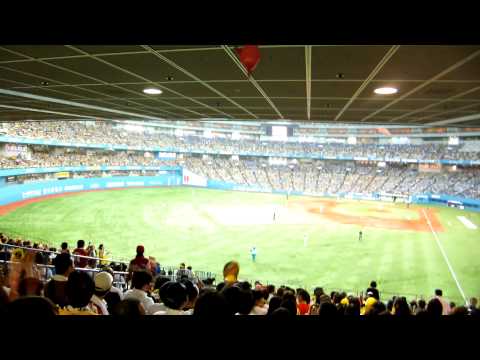 2011/09/08 タイガースvsカープ in 京セラD 外野エリアのジェットバルーン１