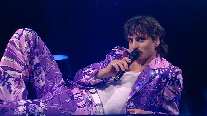 Benson Boone – “Mystical Magical” [2025 American Music Awards]