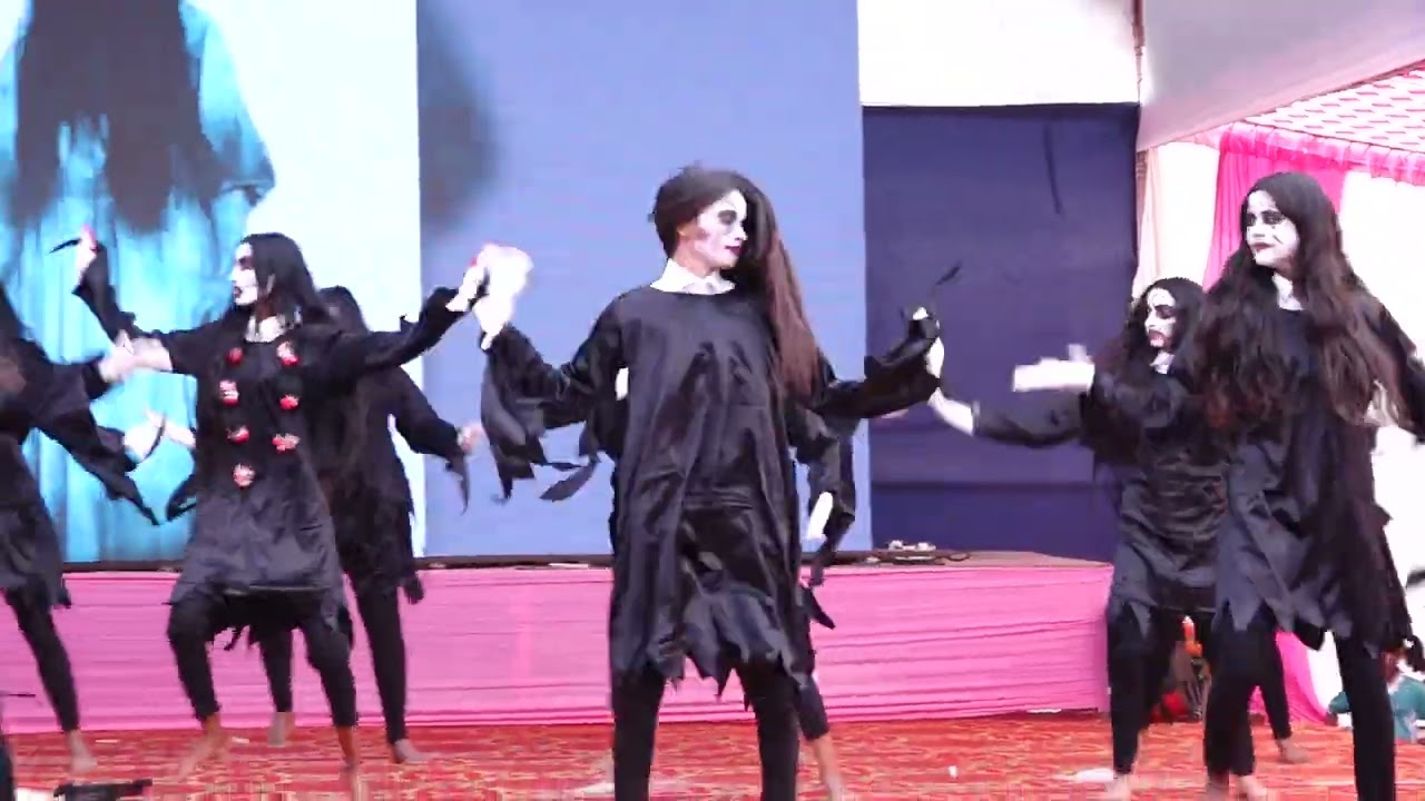 प्रबोधन विद्यालय दर्यापूर स्नेहसंमेलन 2025-2026 वर्ग 12 इ ग्रुप डान्स