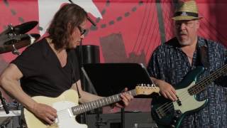 Robben Ford - "Lovin' Cup" (Live at the 2016 Dallas International Guitar Show)