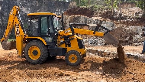 Jcb 3dx transporting and levelling soil #jcbdozer #jcb3dx #jcb #jcbcartoon #jcbstunt #jcbtractor