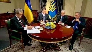 Киев: Янукович встретился с тремя своими предшественниками