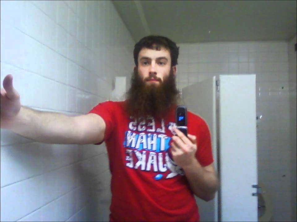 Il se laisse pousser la barbe pendant 365 Jours
