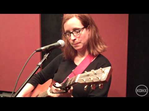 Laura Veirs "Life Is Good Blues" Live at KDHX 2/26/10 (HD)