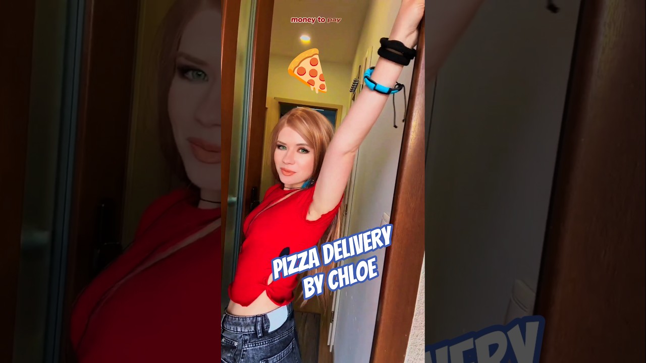 Pizza delivery 🍕 | Chloe & Rachel @nikkihatsunecosplay #cosplay #shorts #lifeisstrange