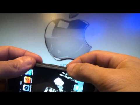 coque-et-bumper-iphone-5-transparente-mat-en-silicone-contour-noir-sur-rue-iphone