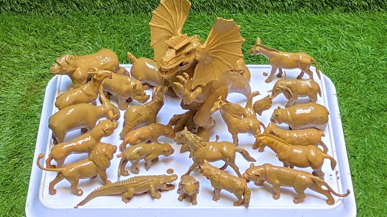 Roar with the Big Dilophosaurus: A Fun Farm & Zoo Animal Journey for Kids