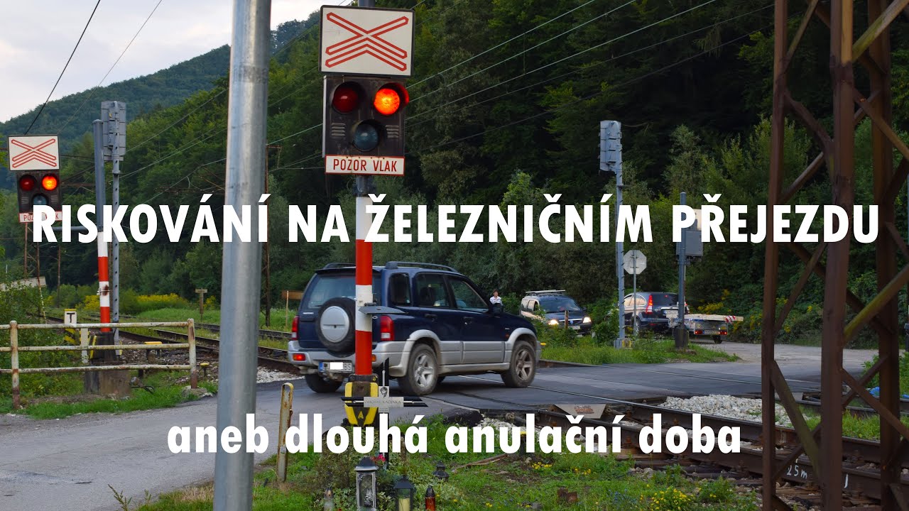 Riskování na železničním přejezdu Nosice // Riskovanie na železničnom priecestí [Full HD]