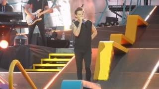 One Direction perform What Makes You Beautiful 13.06.15