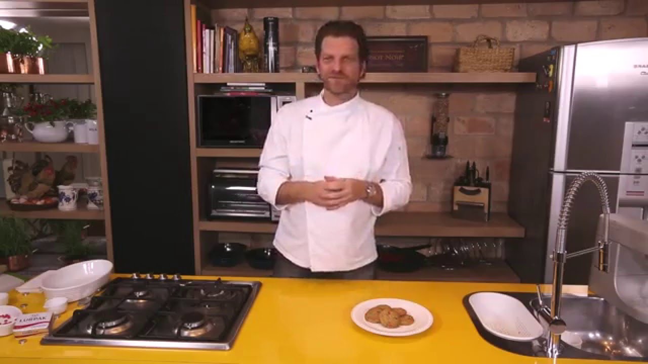 RECEITAS DE CARLOS BERTOLAZZI PARA LURPAK: COOKIES NATALINOS