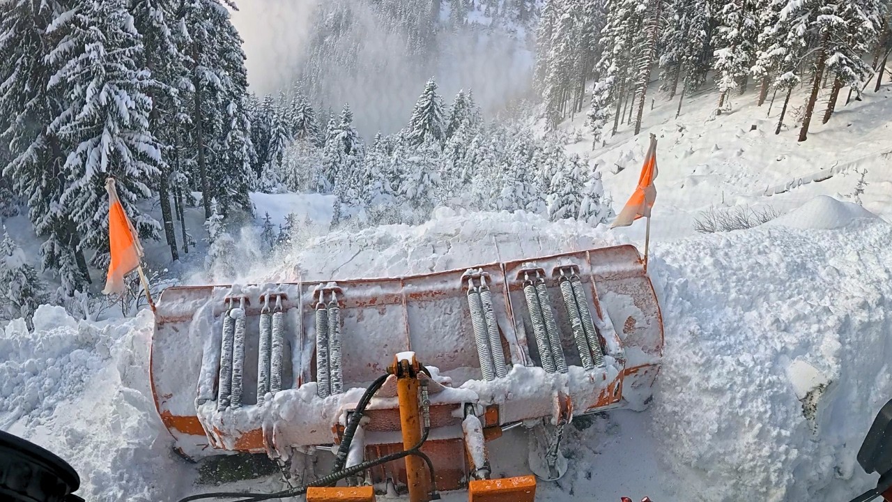 EXTREME❄️Deep snow clearance in Austria for Christmas❄️Satisfying Snow Removal in Tyrol #asmr