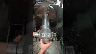 Hydrualic cylinder repair!! #workshop #lathe #welding #fabrication #heavyequipment #heavymachinery