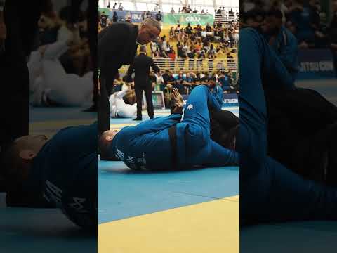 Leo Ferreira brings the PRESSURE 😤 #IBJJFBrasileiros