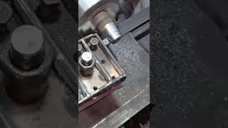 مخرطة معادن محلي الصنع.homemade metal lathe.#shorts