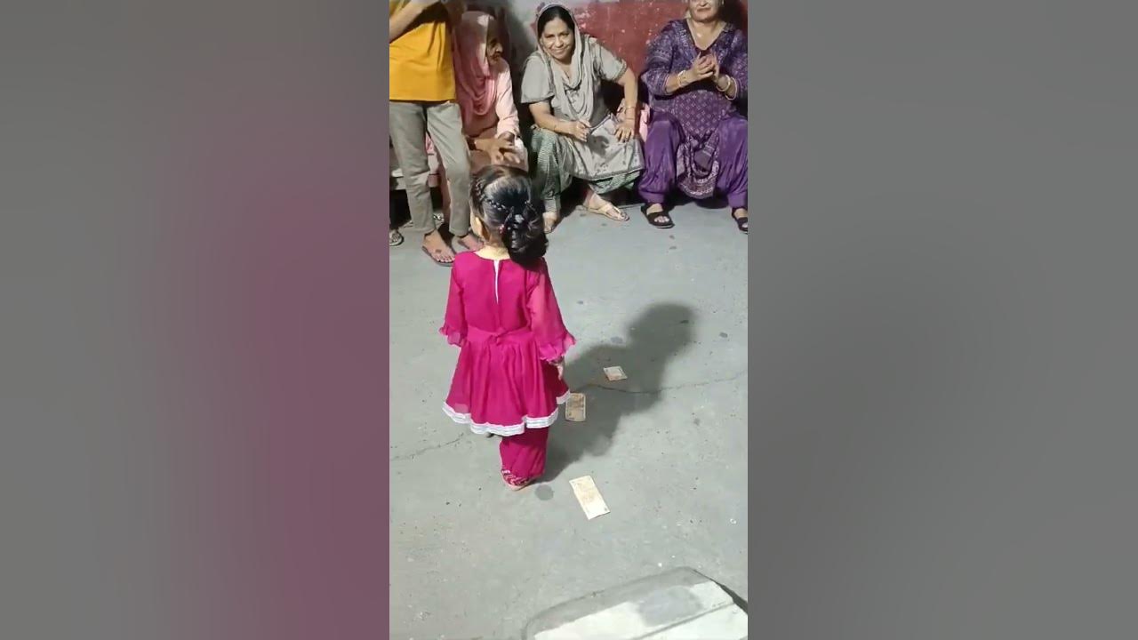 Little girl dance on dhole beat viralvideo dhol dance wedding 