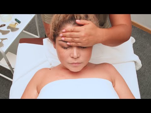 (asmr) I RELAX her SHOULDERS & NECK for better well-being! A video for 22:40 minutes of RELAXATION.