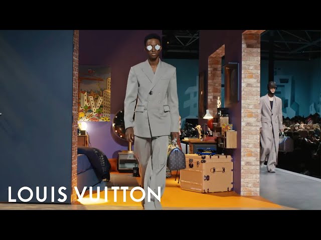 Louis Vuitton Men's Fall-Winter 2023 Fashion Show with a Live
