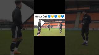 Mesut Özil Sakız Ile Şov Yapıyor Fenerbahçe