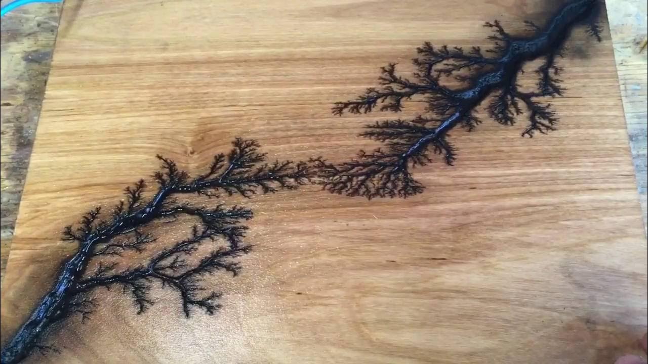 Молнии лихтенберга на дереве. Жженая древесина. Браширование древесины газовой горелкой. Фактура обожженного дерева. Прожигаю дерево.