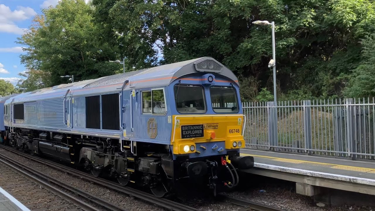 レア✨鉄道ファン必見　Great British Locomotives 洋書 レア✨鉄道ファン必見 Great British Locomotives 洋書 - メルカリ