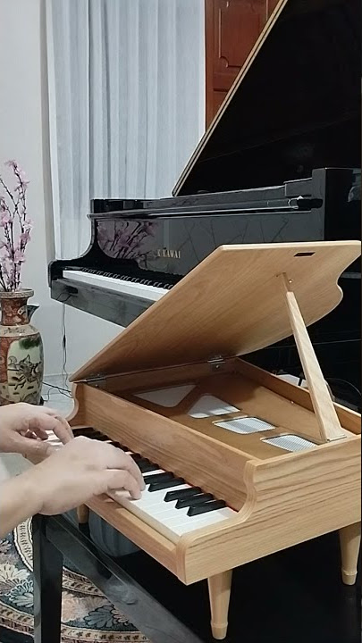 Maju tak Gentar - Cornel Simanjuntak | Mini Piano | DIRGAHAYU REPUBLIK INDONESIA