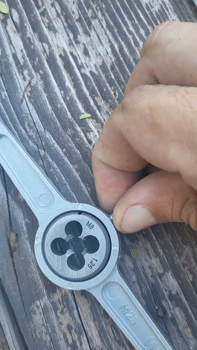 Harbor Freight Tap & Die Set TEST on rusty stud bolt #tools