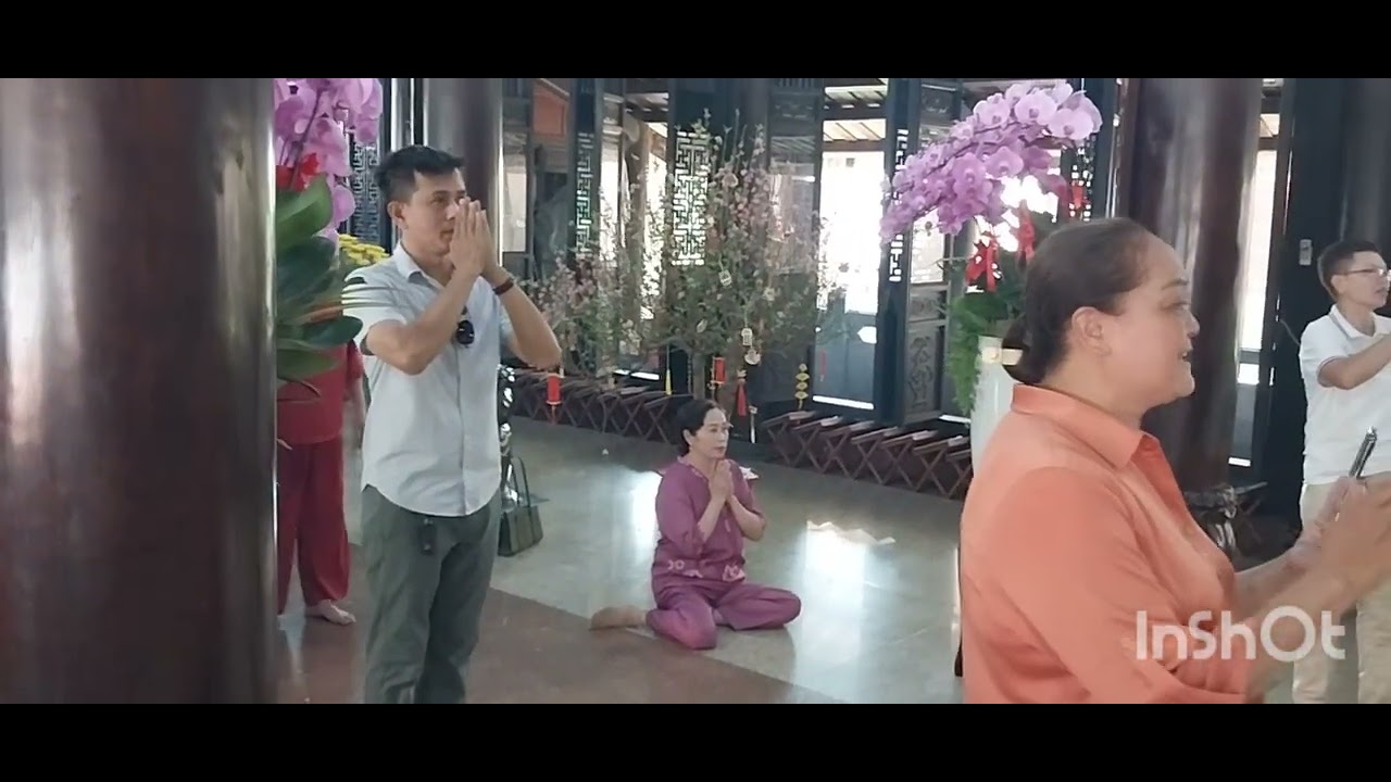 Đi lễ Phật đầu năm 