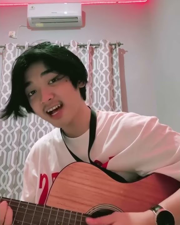 Tiktok Viral!!! | Aduh Mamae Ada Cewek Baju Hitam Bikin Saya Terpana (Cover by Isqi Hijri)