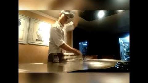 Teppanyaki spatula tricks
