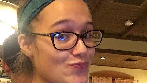 Live mukbong at Olive Garden