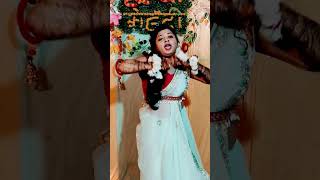 Wait for the drop!💃 Bride energetic Mehndi performance #WeddingDance #wedding #sangeet #indiandance