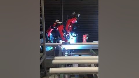 Lasrobot Hengelo in werking