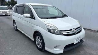 : Toyota Isis,    900  ..
