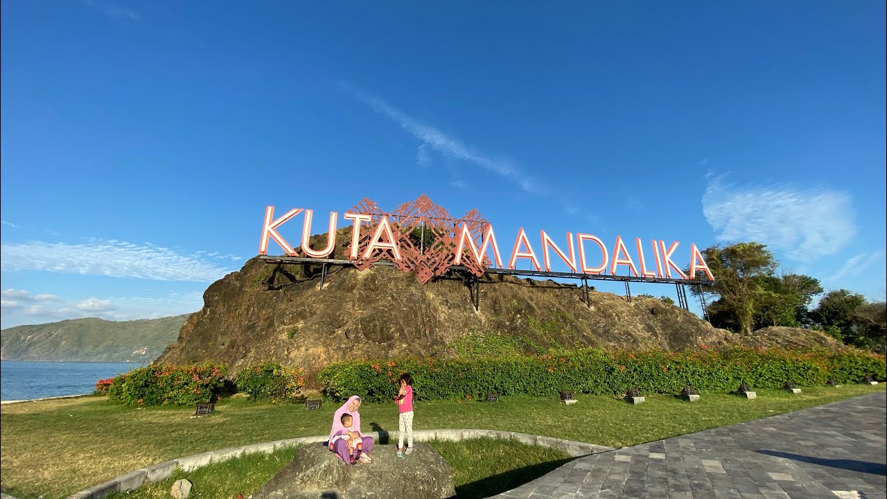 PANTAI KUTA LOMBOK PAGI INI. 